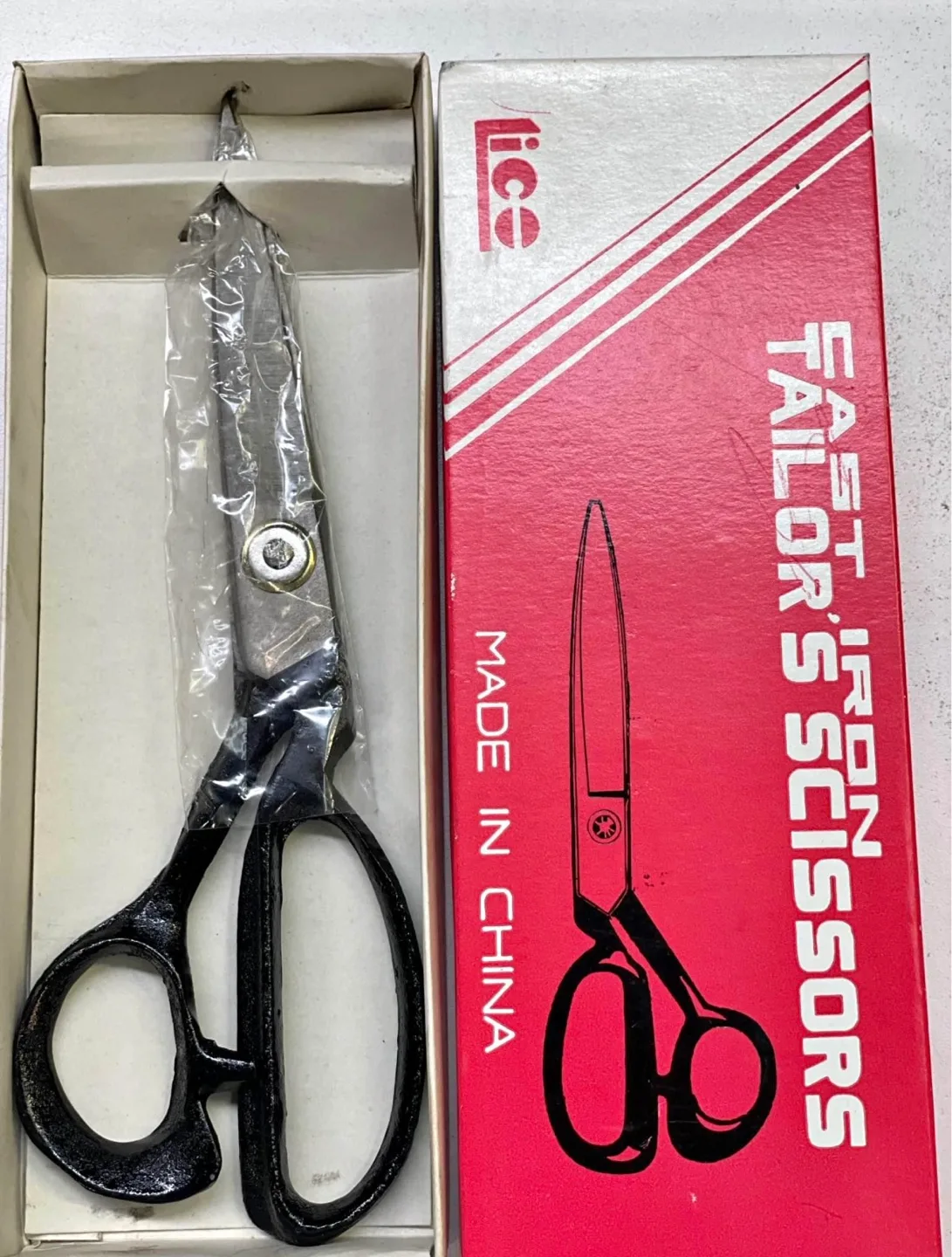 Lice 8" Cast Iron Tailor's Scissors thumbnail