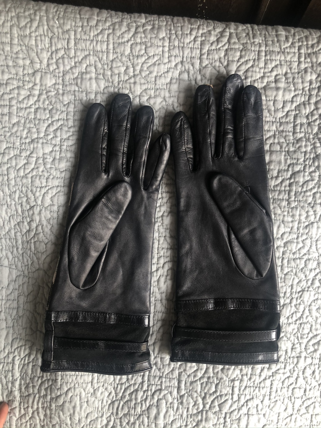 Burberry Leather Gloves - photo 2
