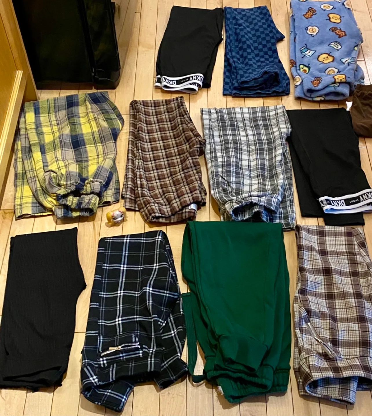 Bundle of pants for 8 y girl image indicator(2)