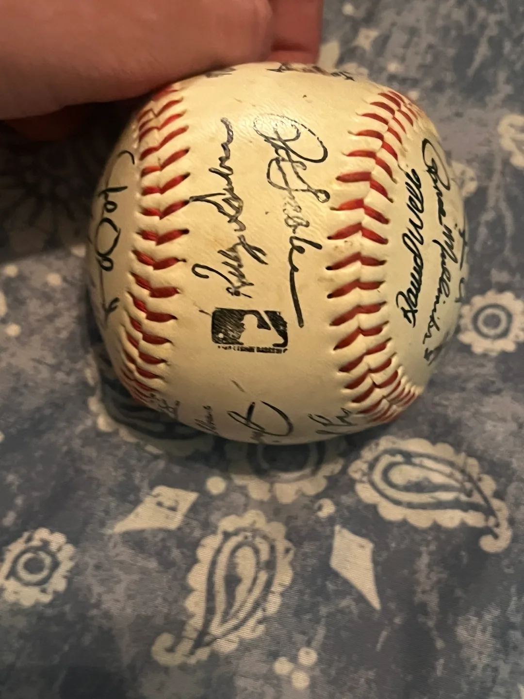 Autographed Baseball image indicator(2)
