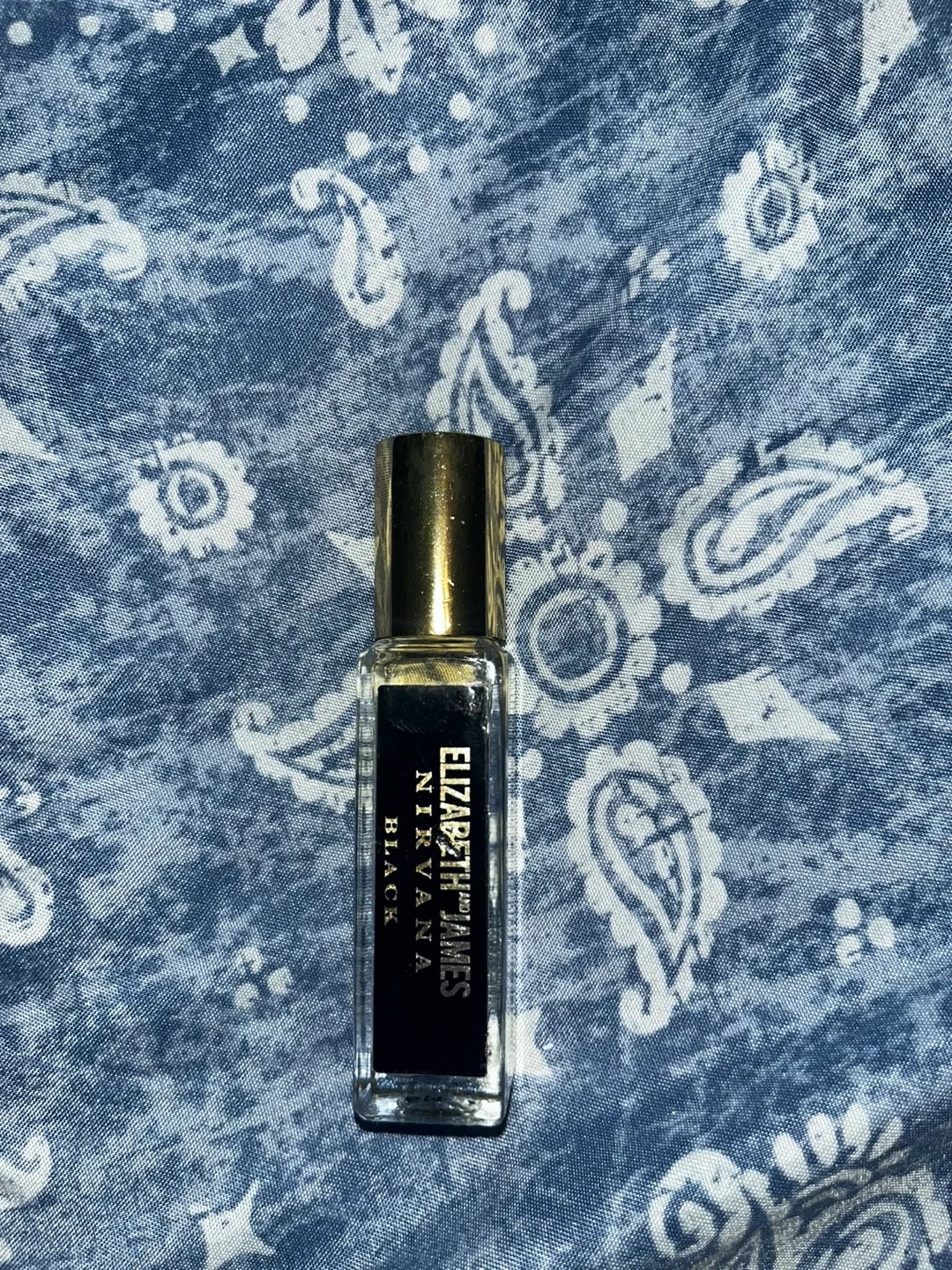 Elizabeth and James Nirvana Black Perfume Oil Rollerball thumbnail