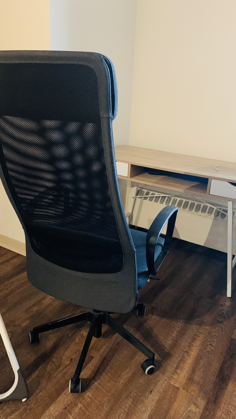 Black Mesh Office Chair