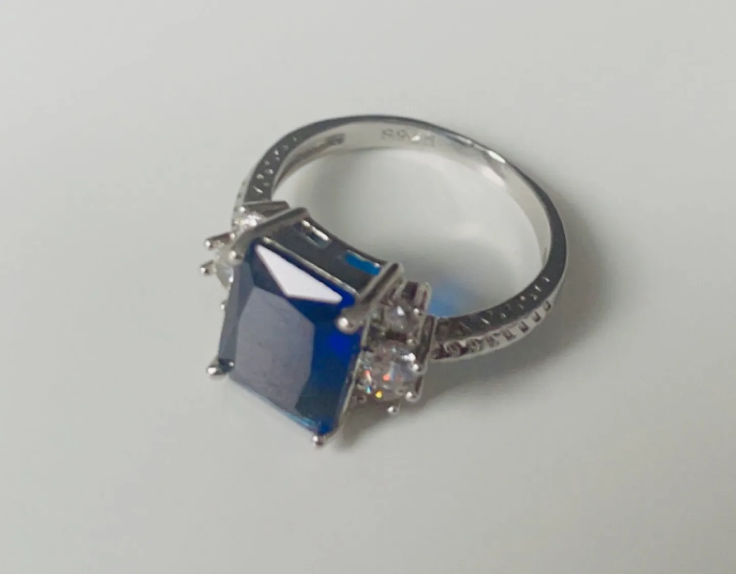 Blue Sapphire Ring thumbnail