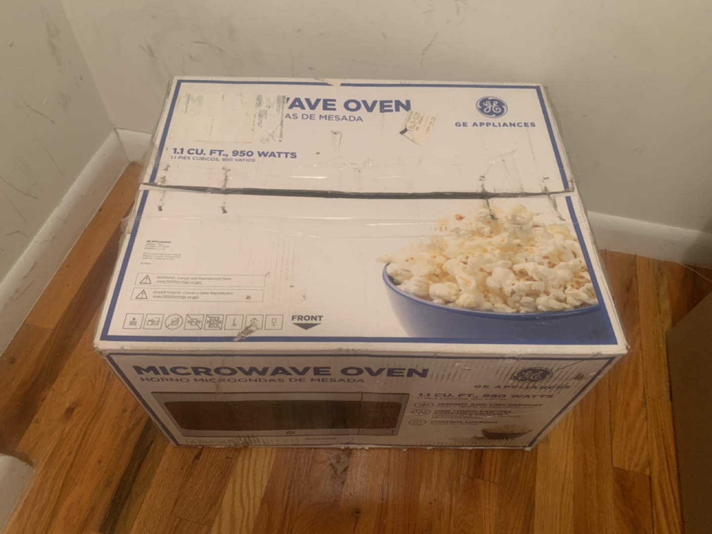 GE 1.1 Cu. Ft. Microwave Oven - photo 2