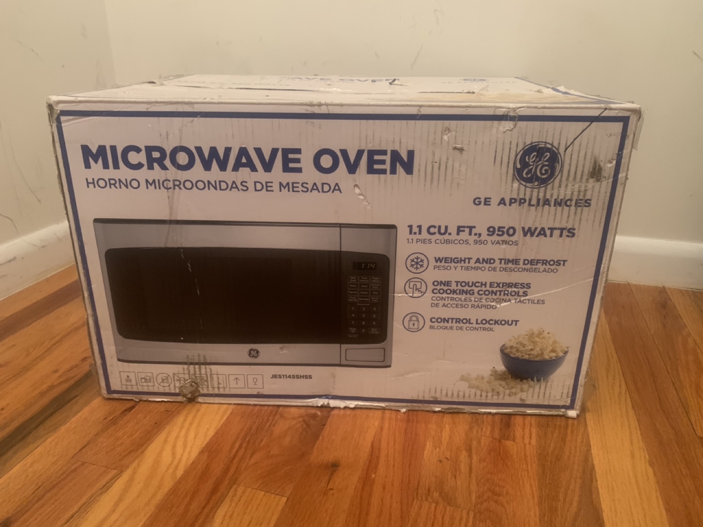GE 1.1 Cu. Ft. Microwave Oven