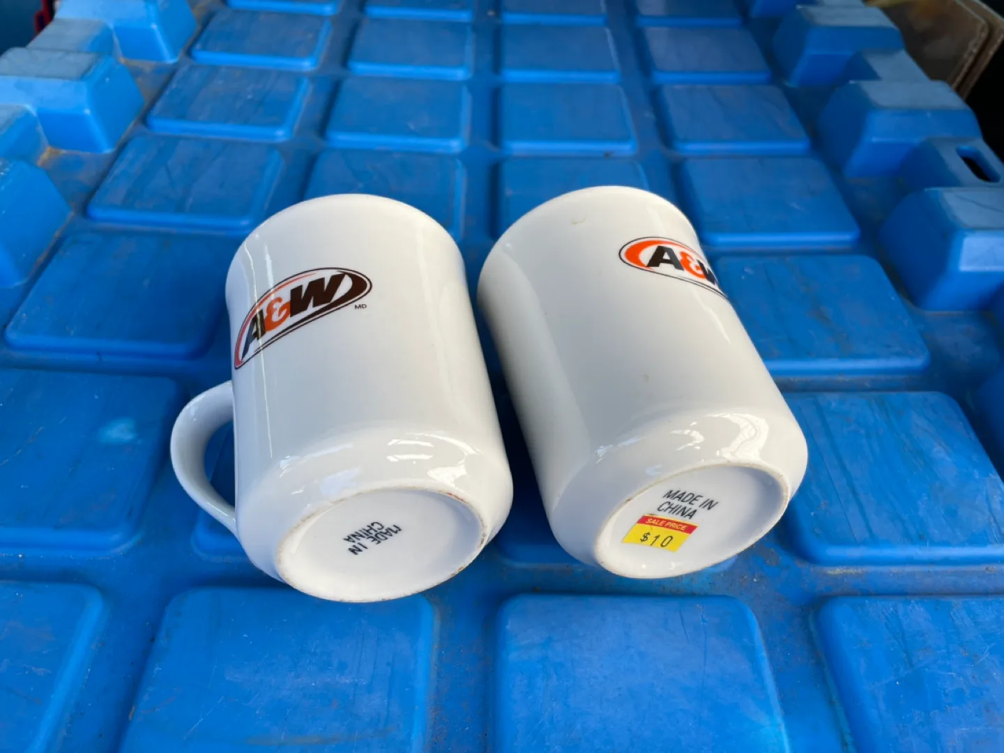 Set of A&W Mugs and Glasses image indicator(3)