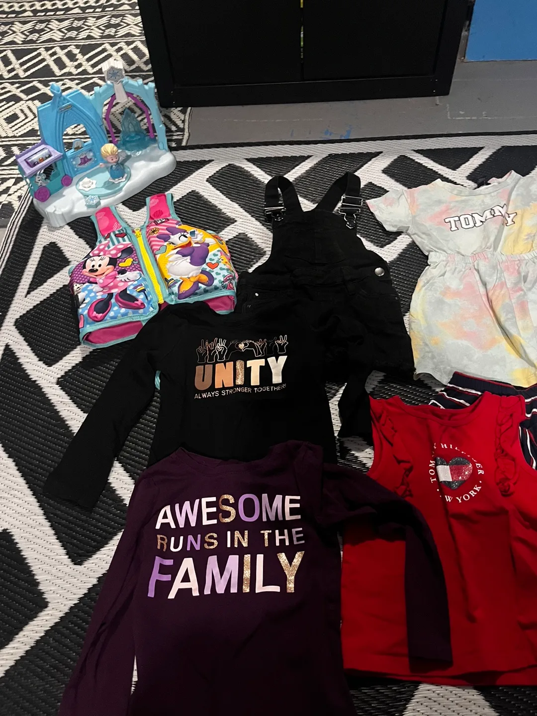 Girls Clothing Bundle - 5 pieces thumbnail