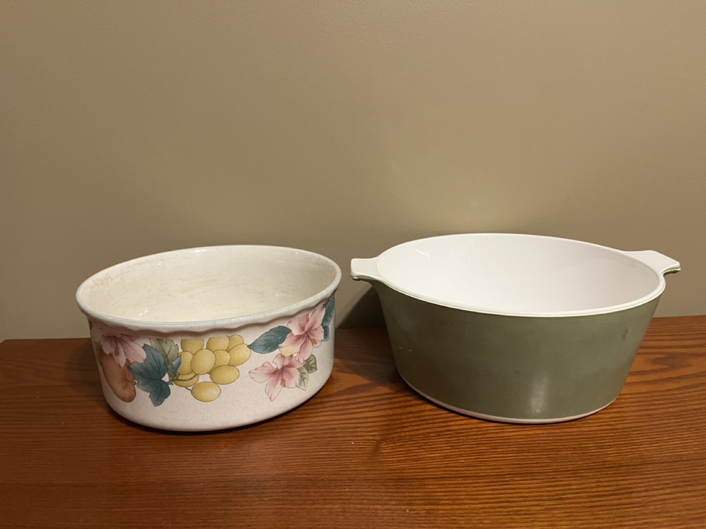 VINTAGE CORNING WARE & FRUITAGE BOWL