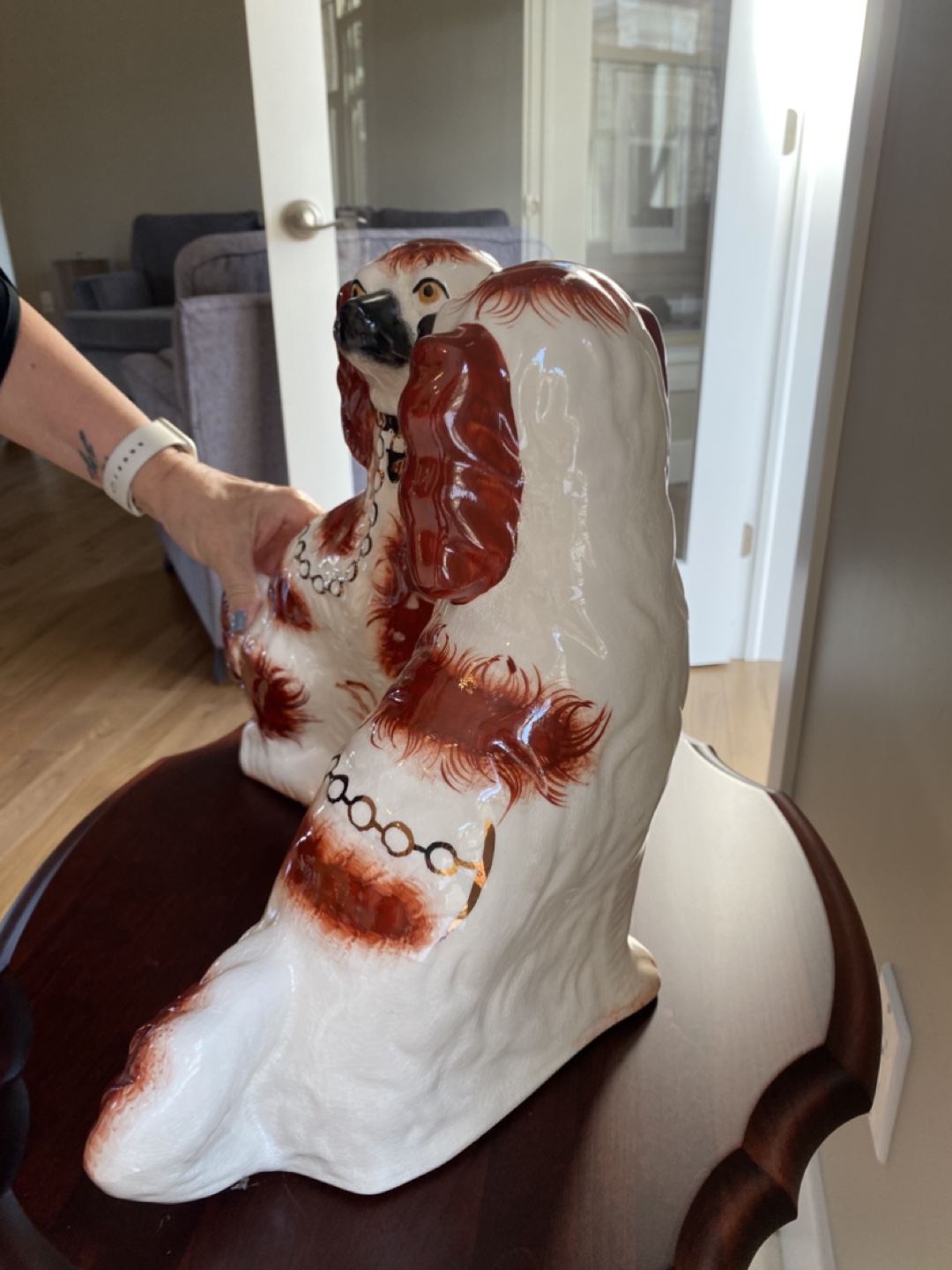 Pair of Staffordshire Ware Spaniel Figurines - photo 2