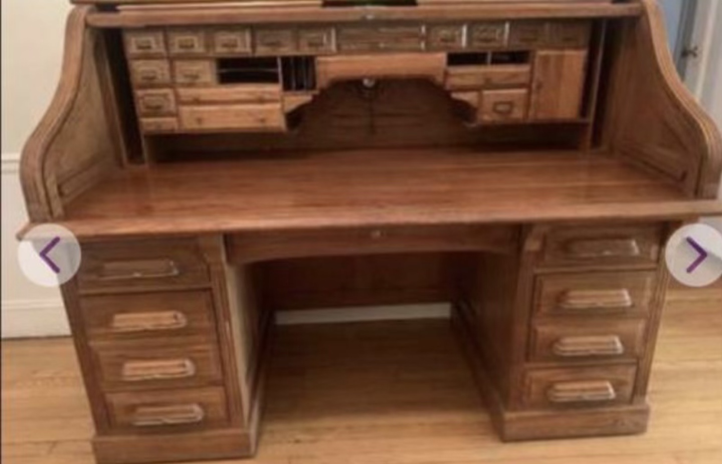 Desk - photo 5