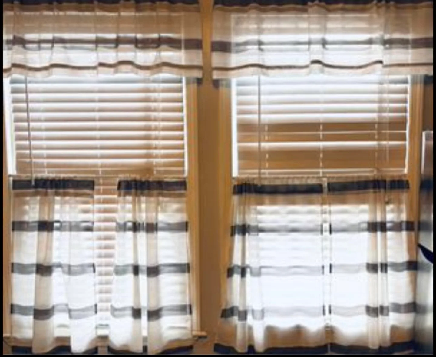 Kitchen Curtains & Valance 2 sets available, $10 each image indicator(6)