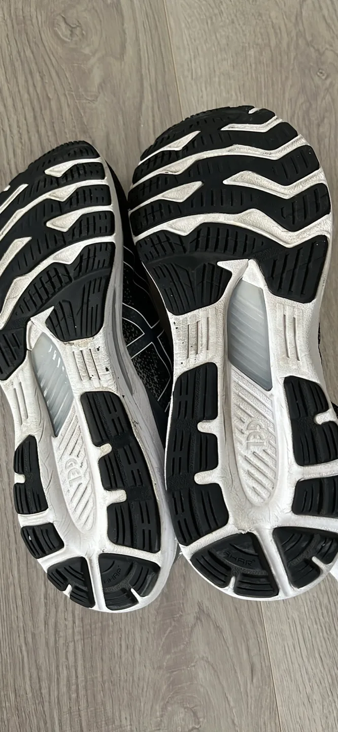 ASICS Gel-Kayano 28 Running Shoes - Men’s Size 10.5 wide image indicator(5)