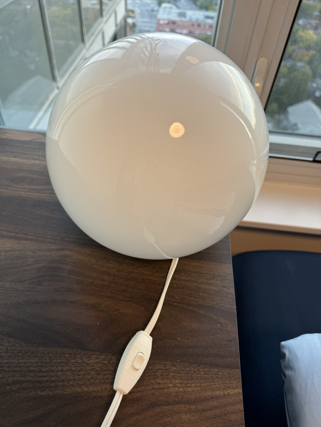 White Globe Table Lamp - photo 2