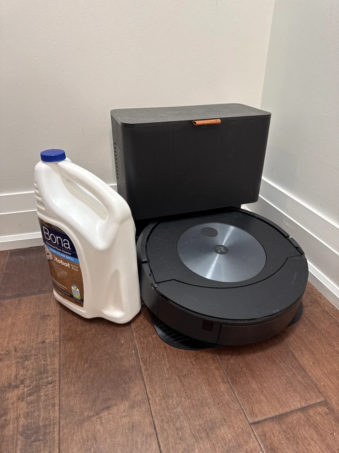 Roomba j7+ Vacuum and Mop thumbnail