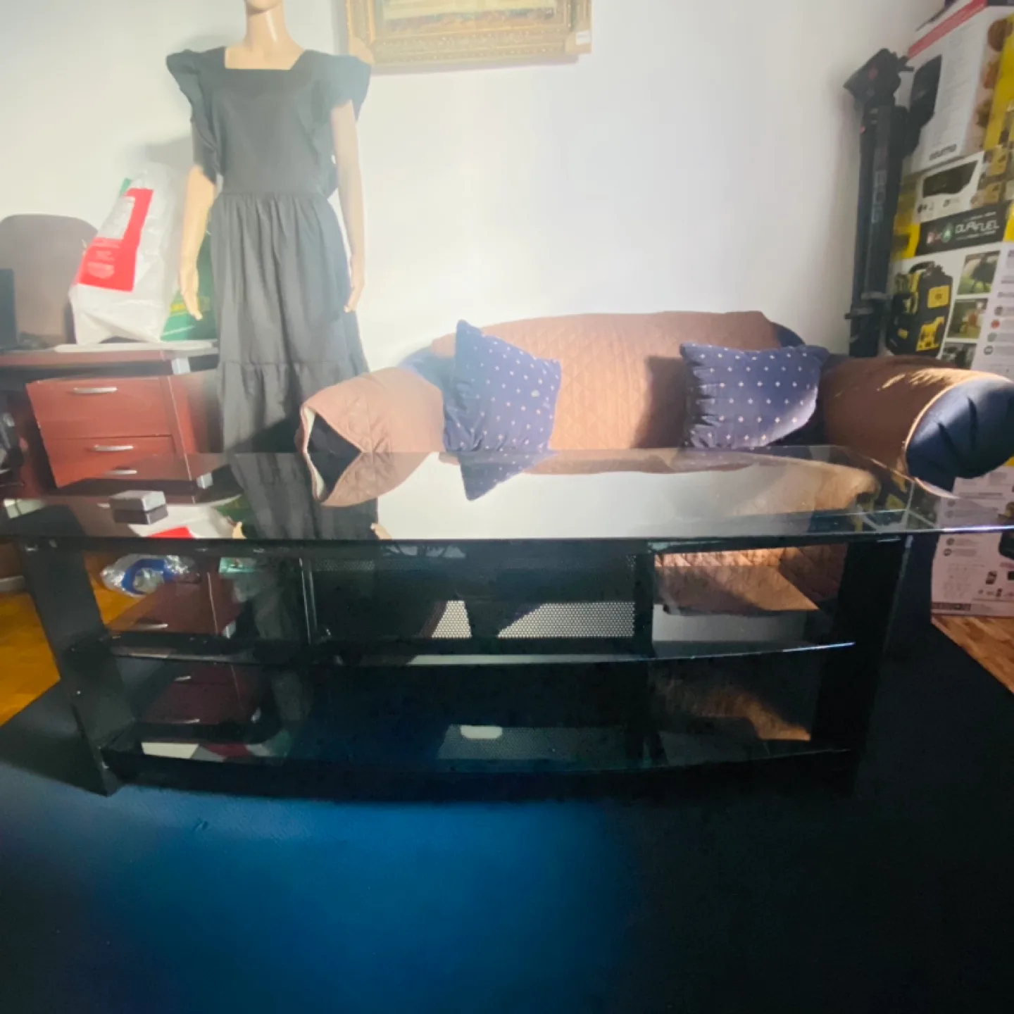 Black Glass TV Stand image indicator(3)