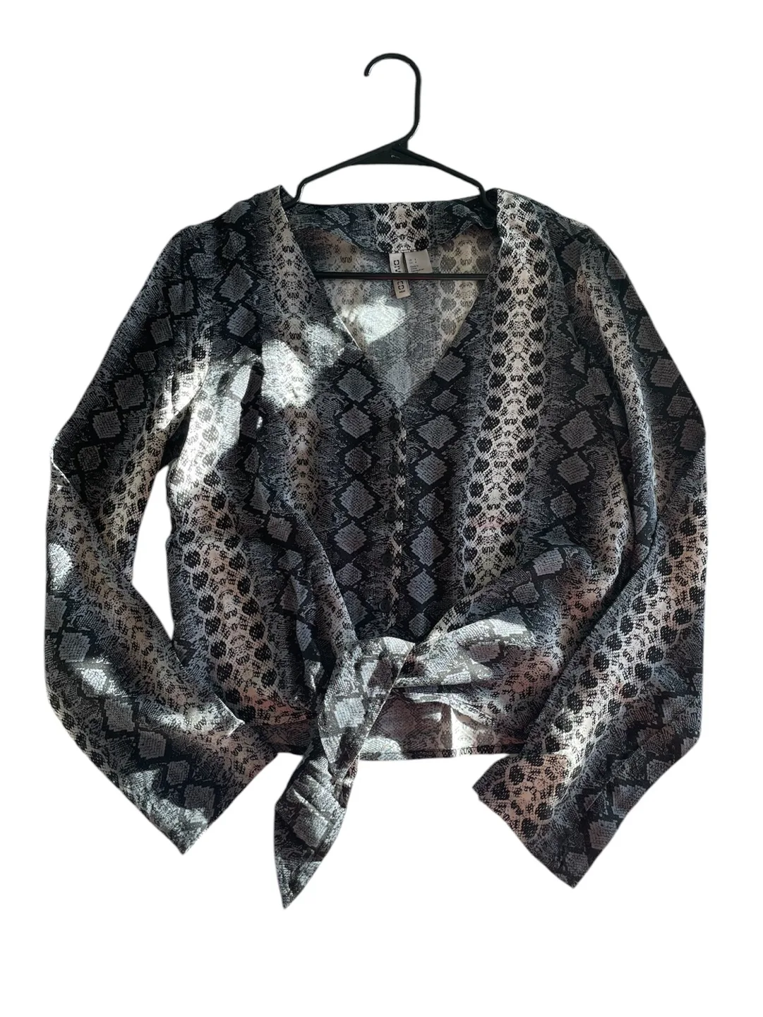 H&M Divided Snakeskin Blouse image indicator(3)