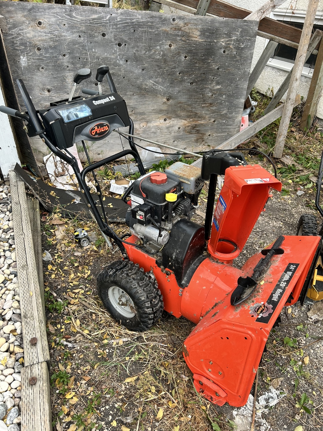Ariens Compact 24 Snowblower - photo 3