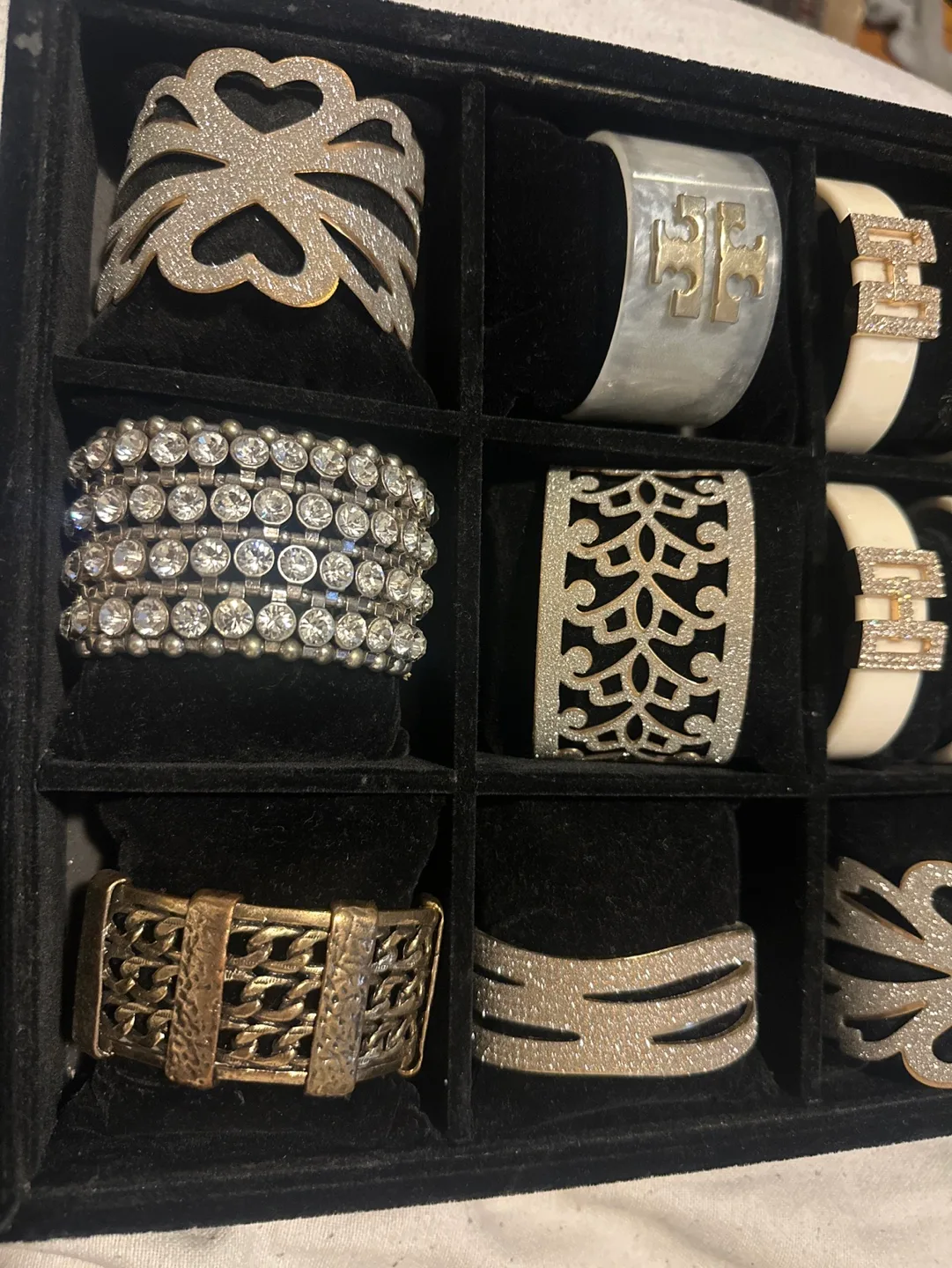 Bracelets image indicator(2)