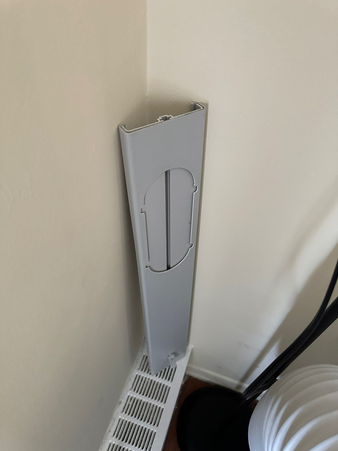 Insignia Portable Air Conditioner - photo 4