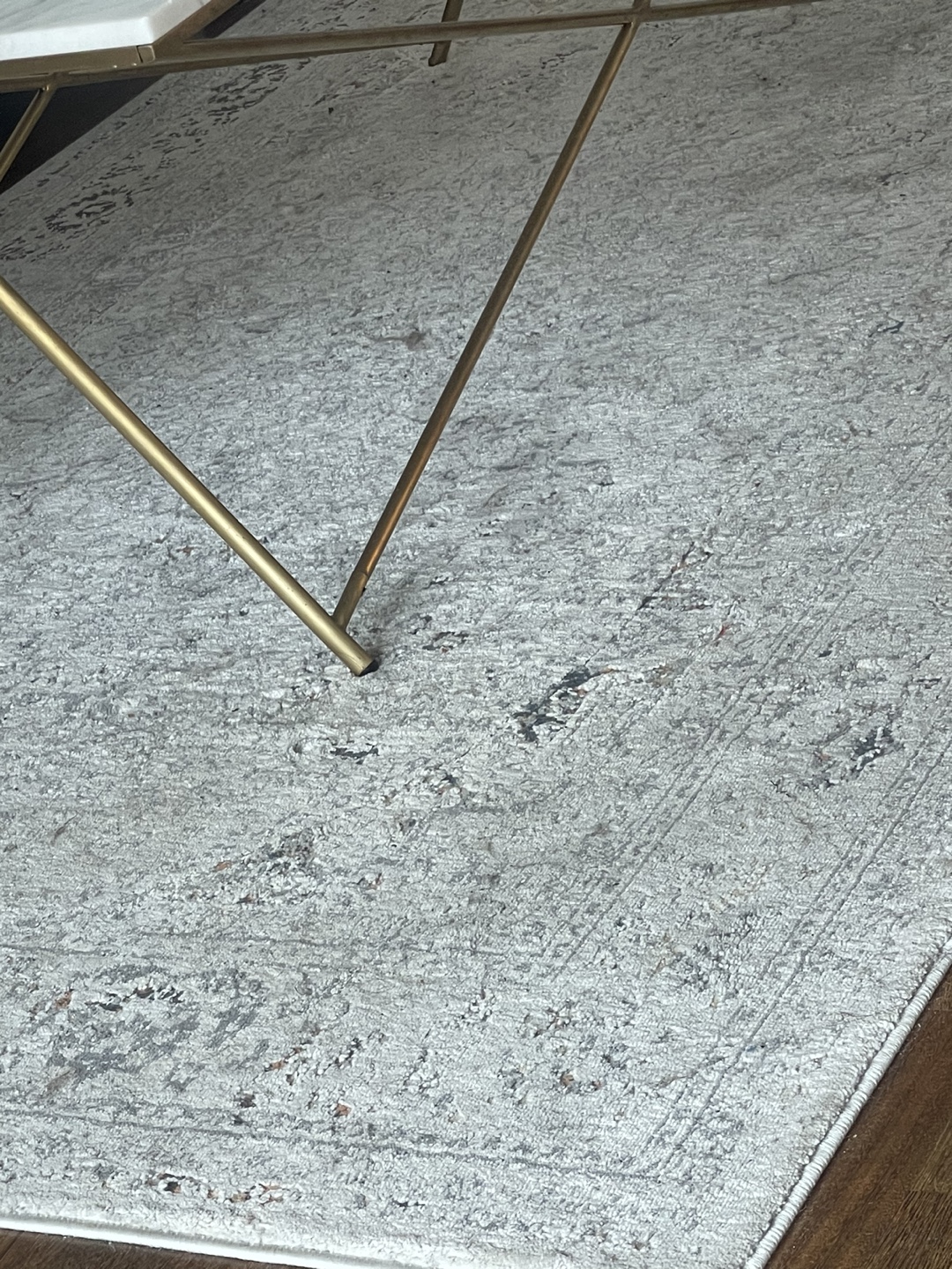 Beige rug 5’7