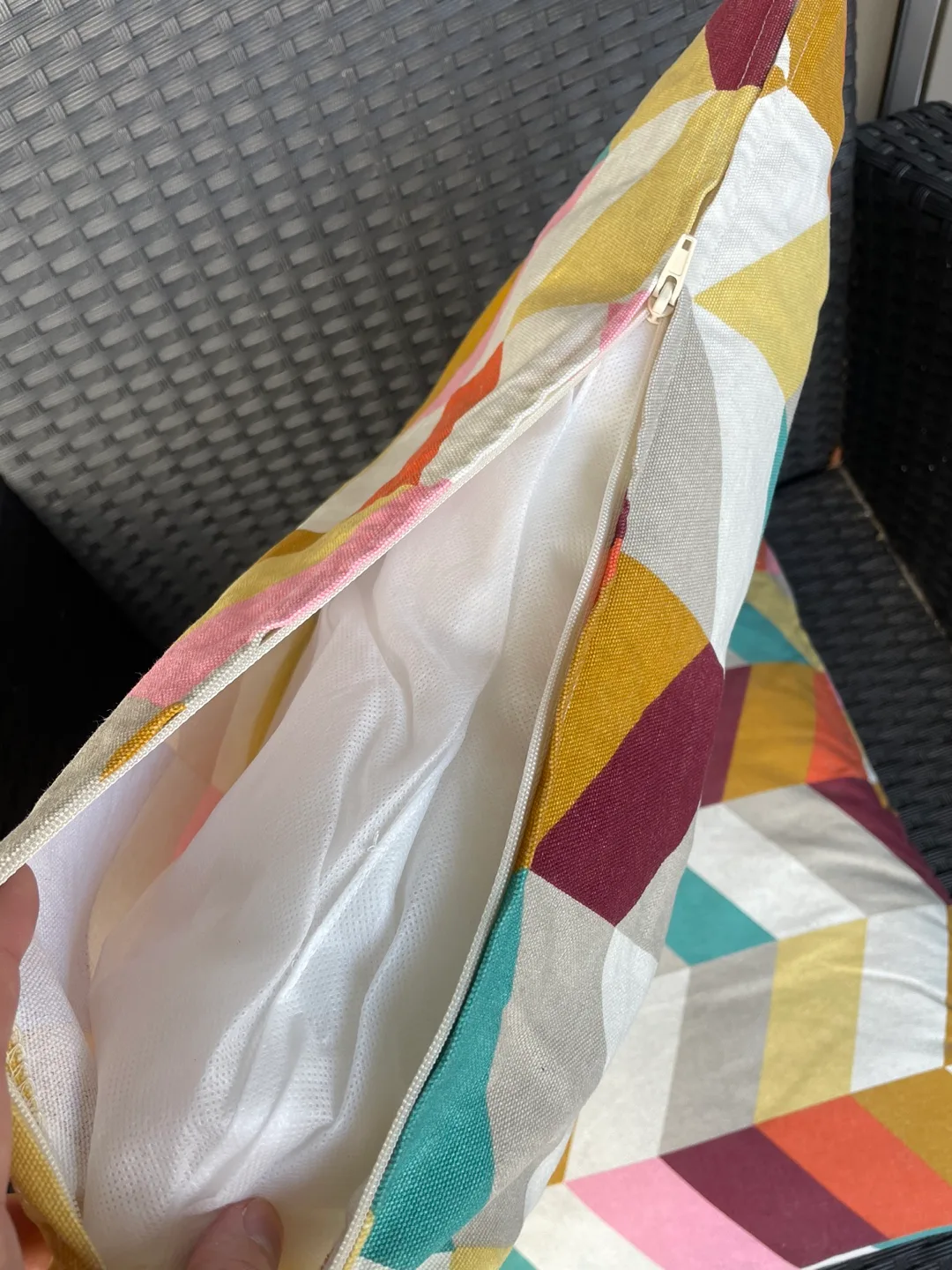 IKEA HANNElise Cushions 5 for 50$ image indicator(2)