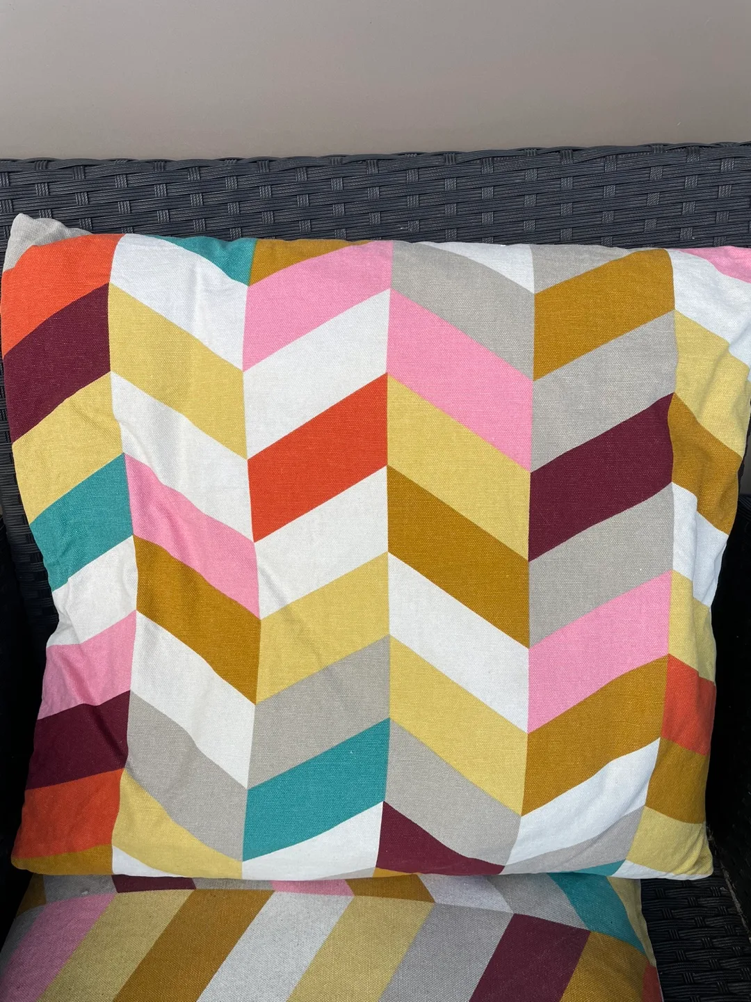 IKEA HANNElise Cushions 5 for 50$ image indicator(3)