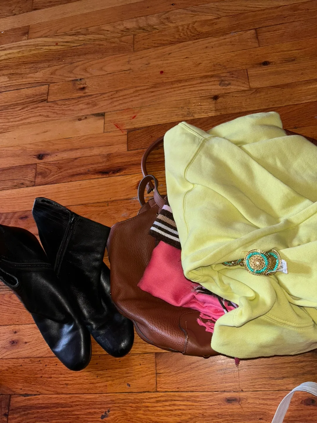 Women Clothes #freecycle thumbnail