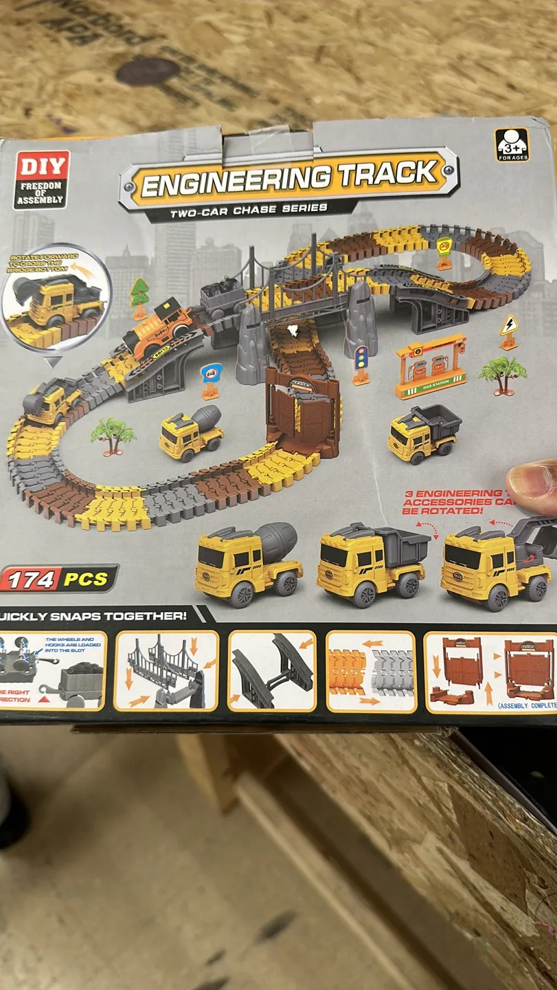 Engineering Track Two-Car Chase Series thumbnail