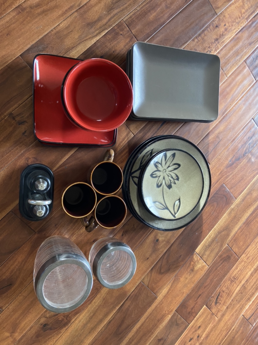 Dinnerware Set and Accessories - photo 3