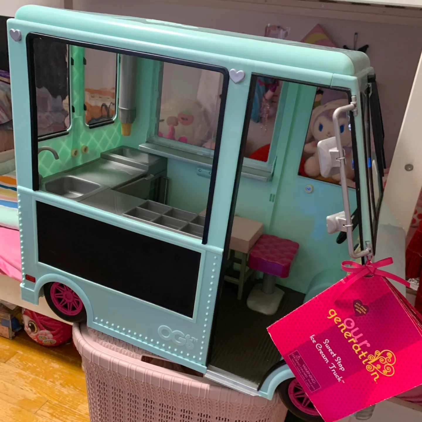 Our Generation Sweet Stop Ice Cream Truck image indicator(4)