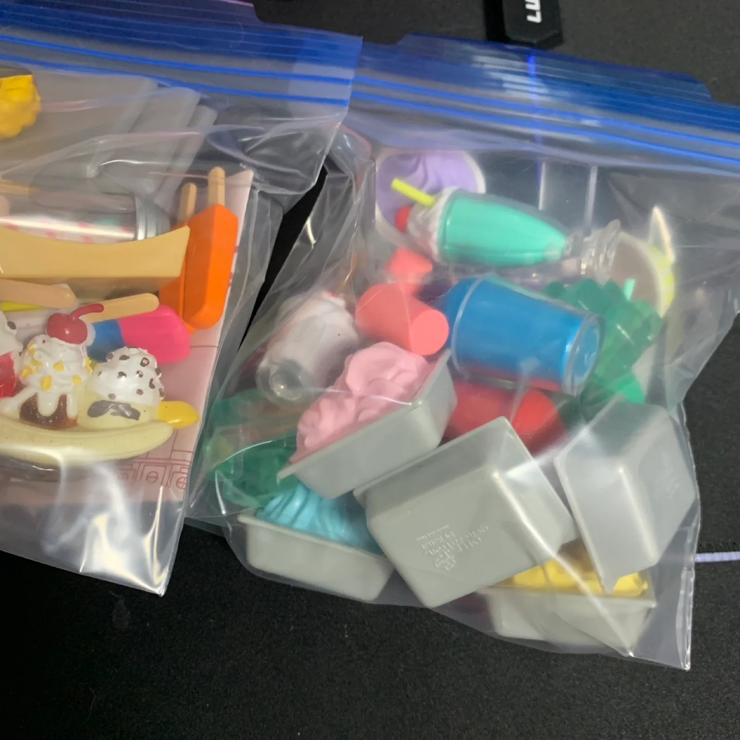 Our Generation Sweet Stop Ice Cream Truck image indicator(8)