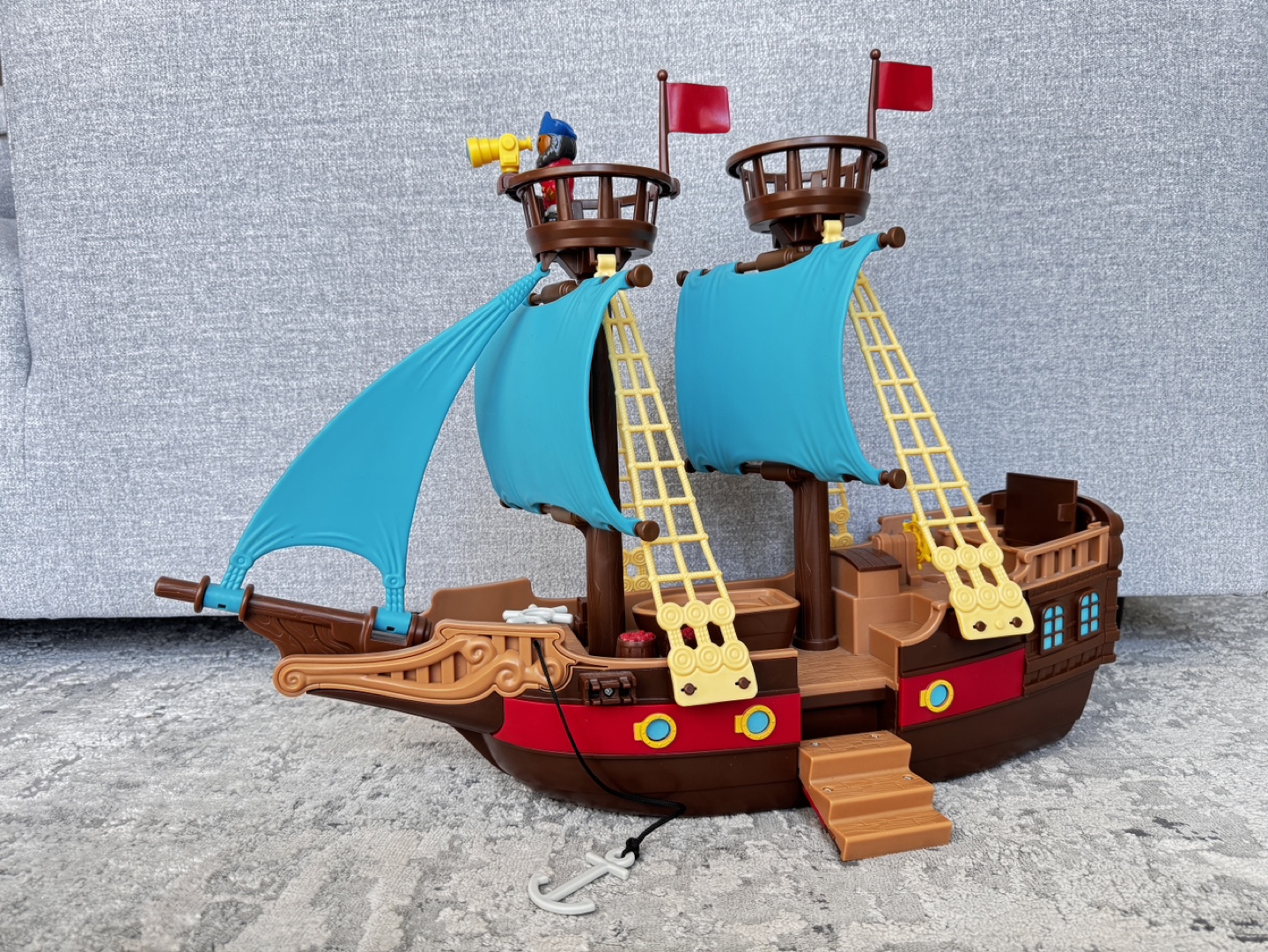 Toy ship - photo 2