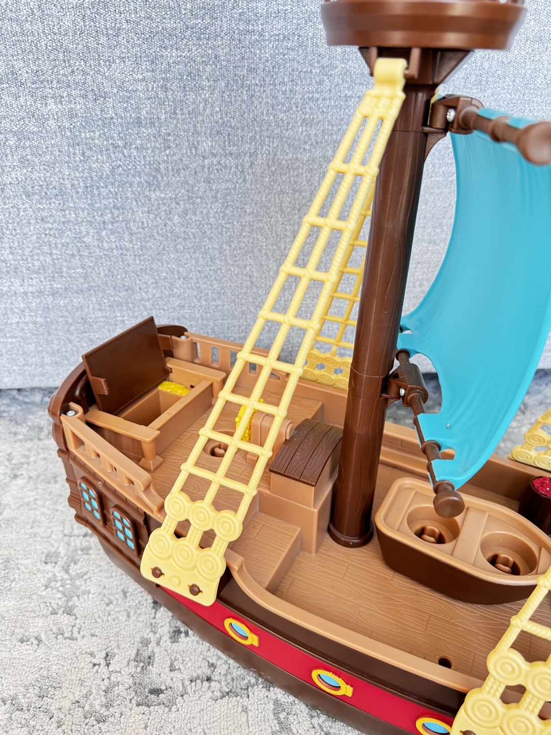 Toy ship - photo 3