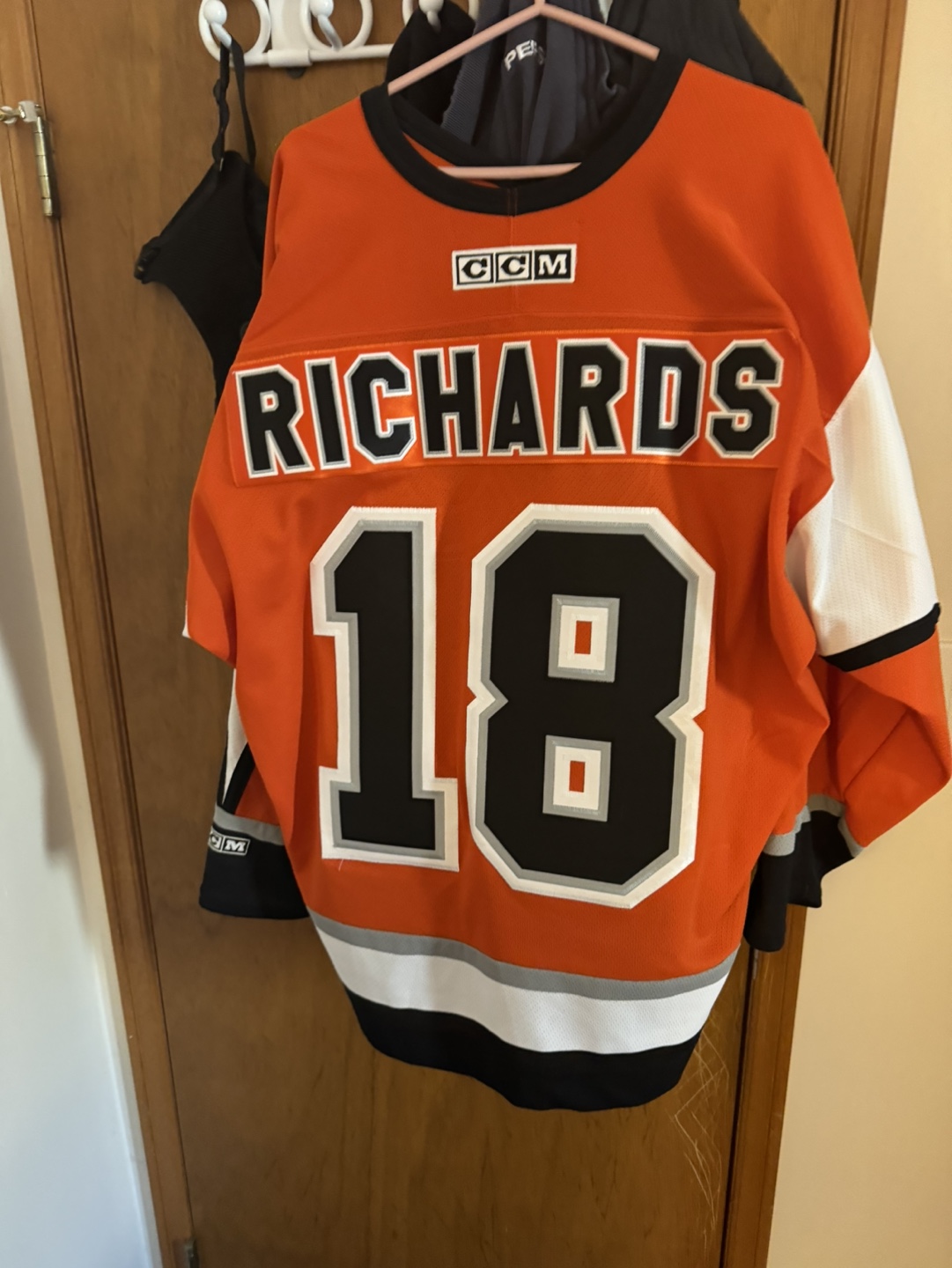 Philadelphia Flyers #18 Richards CCM Jersey - photo 2
