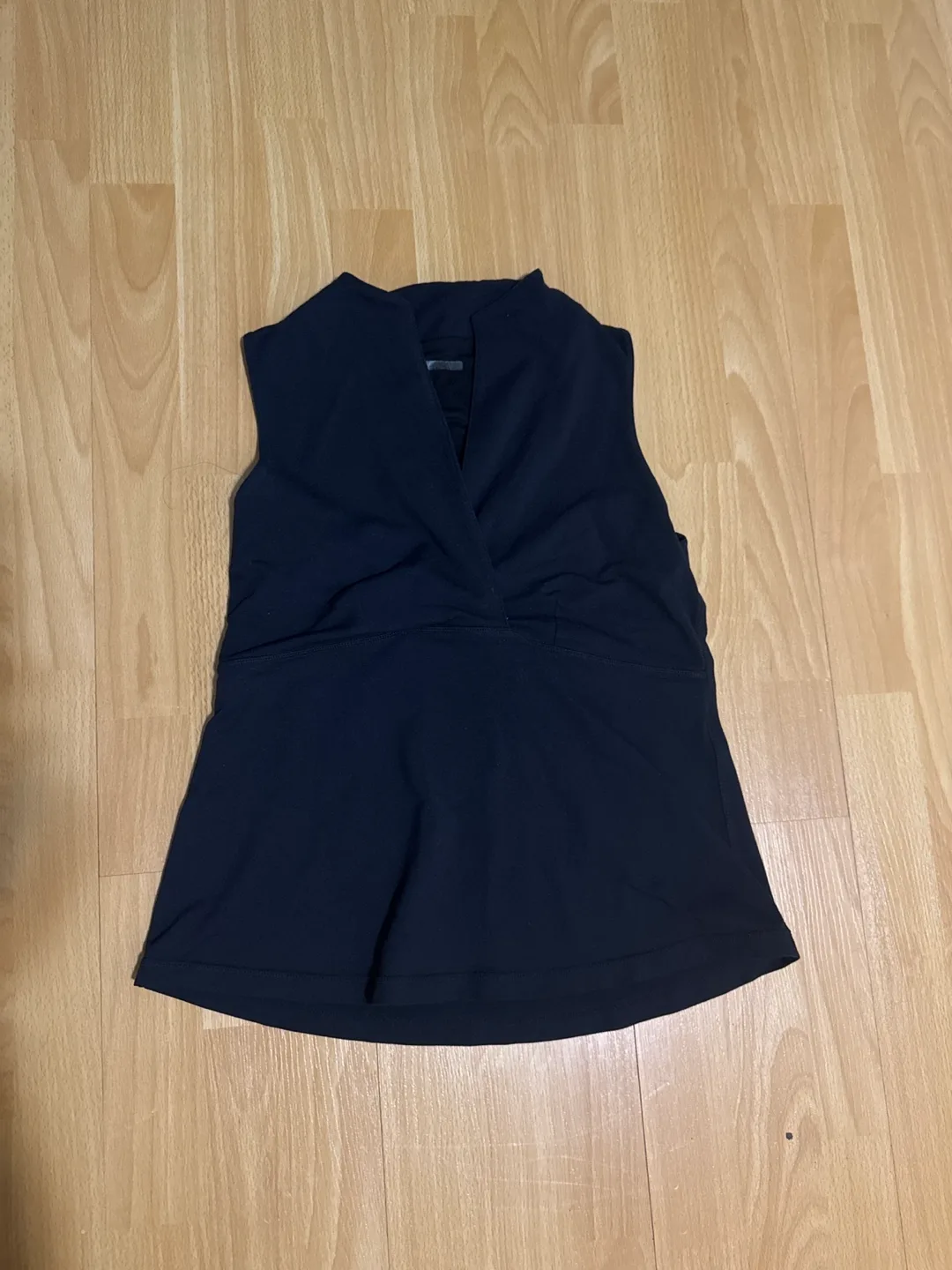 Lululemon Black Tank Top thumbnail