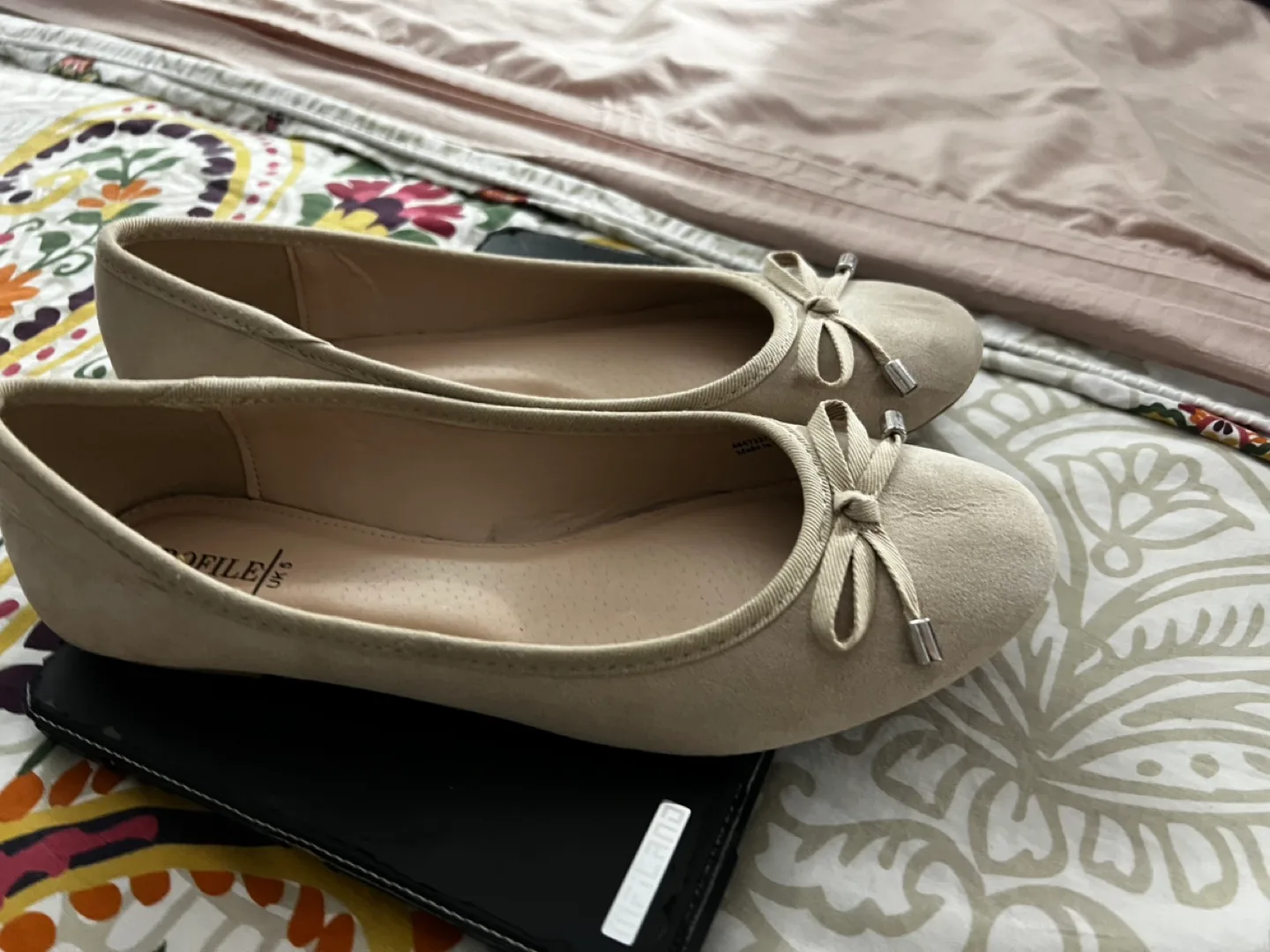 Profile Beige Flats image indicator(3)