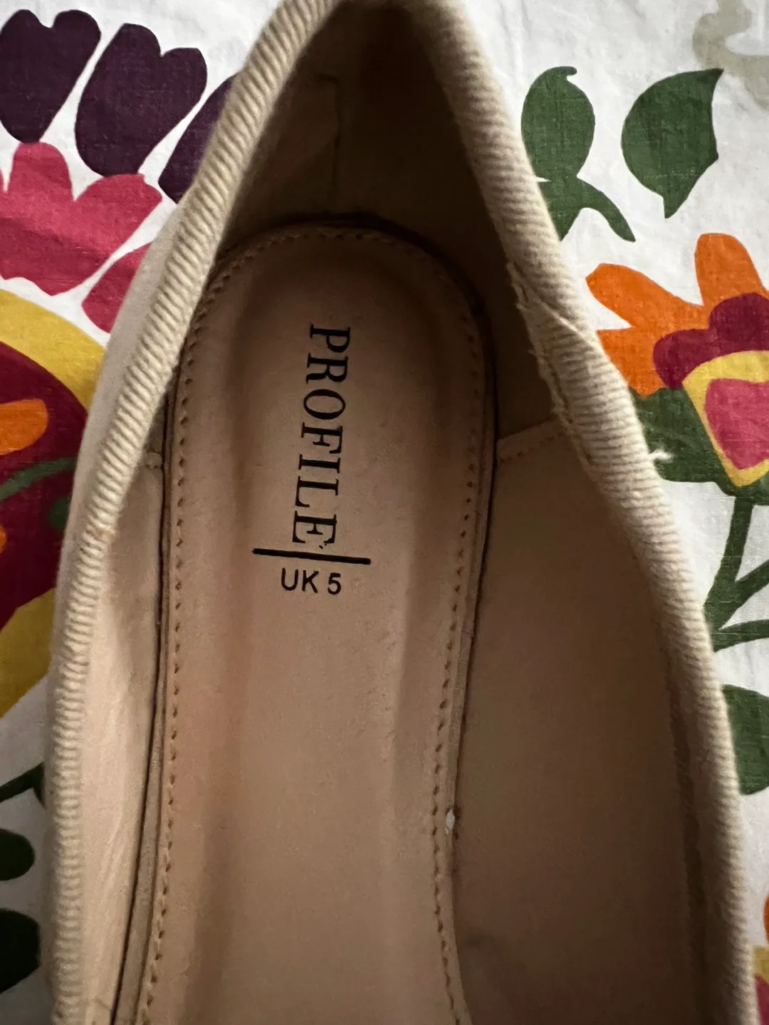 Profile Beige Flats image indicator(2)