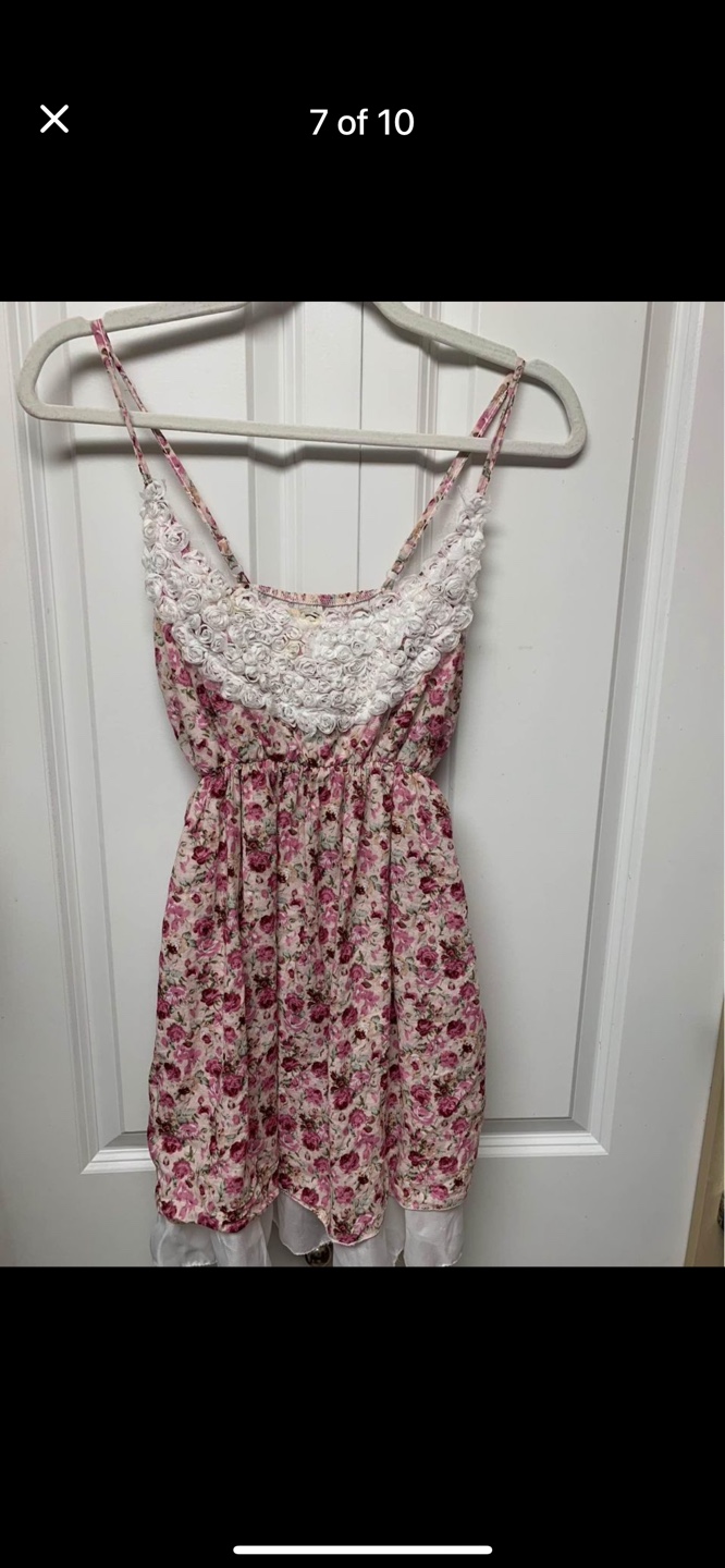 Women’s Floral Chiffon Sleeveless Dress with Lace Detail