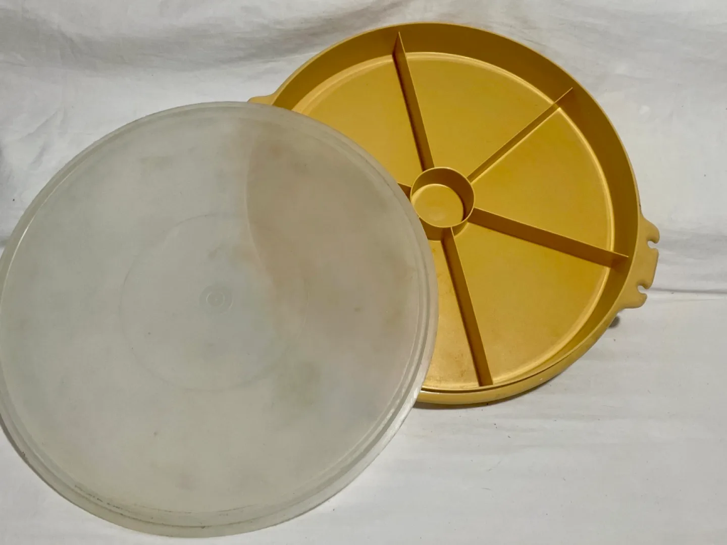 #FREECYCLE Tupperware 6 Section Serving Tray thumbnail