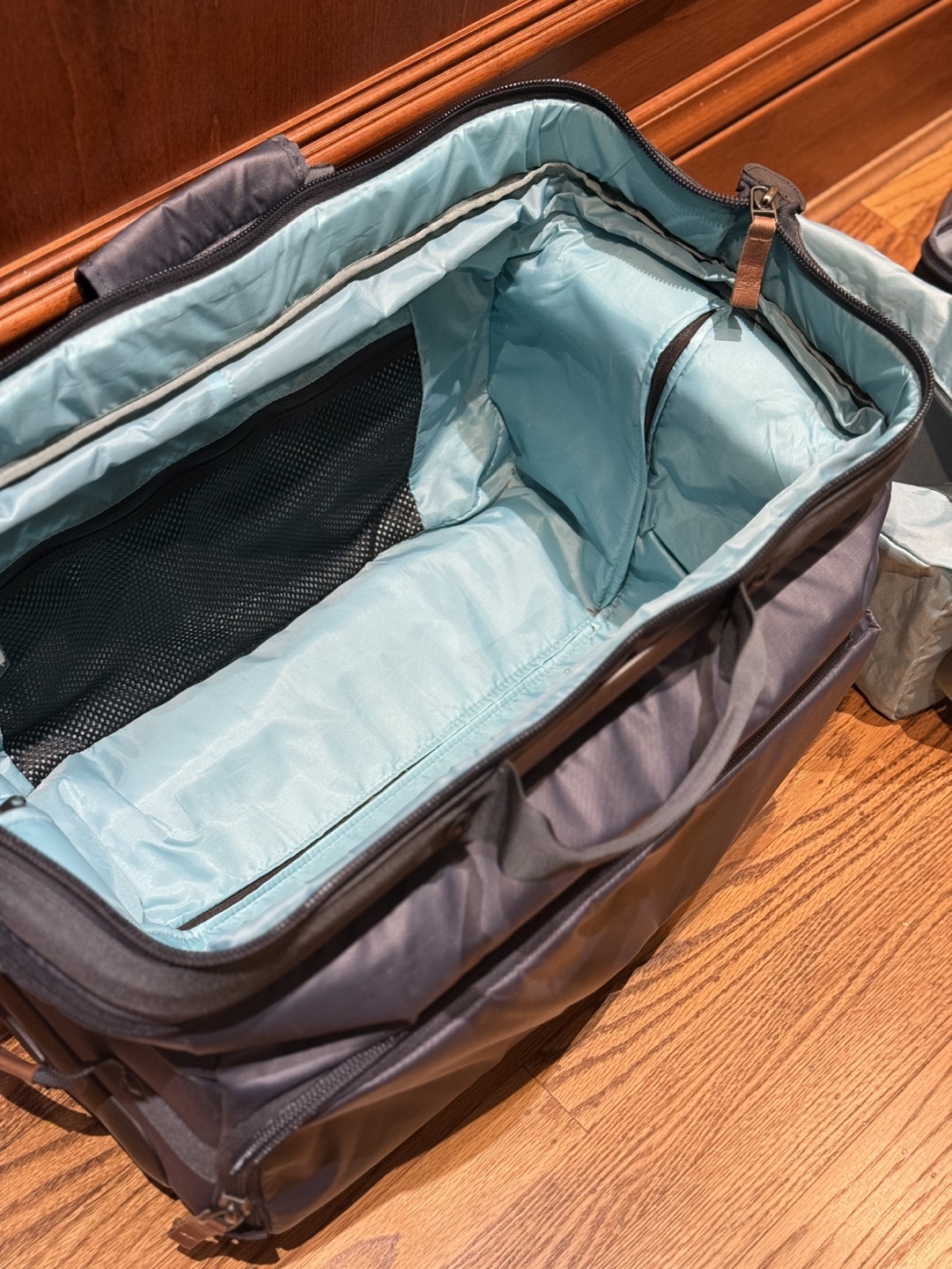 Shimoda Wheeled camera Suitcase - photo 2