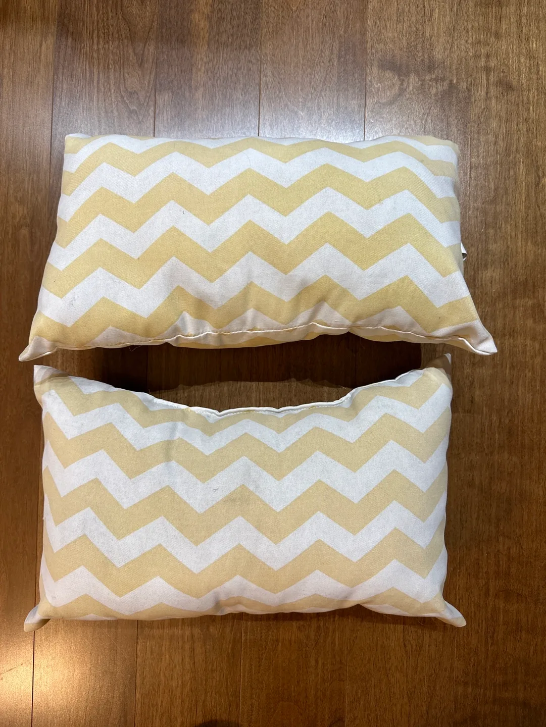 Outdoor Pillows (2) thumbnail