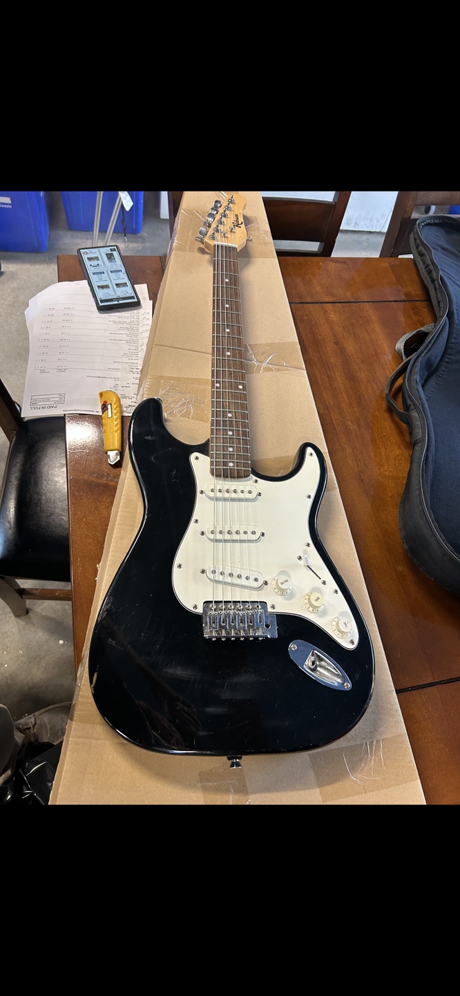 Robson Black Electric Guitar with Case - photo 3