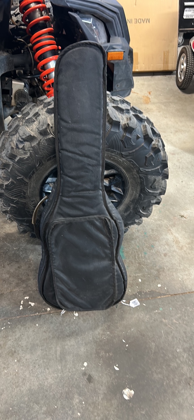 Robson Black Electric Guitar with Case - photo 4