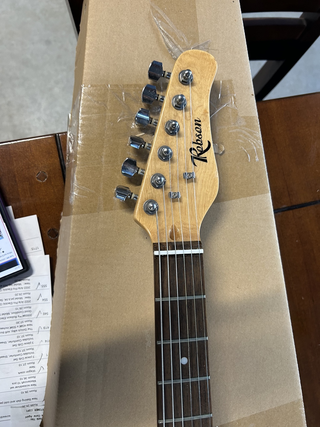 Robson Black Electric Guitar with Case - photo 5