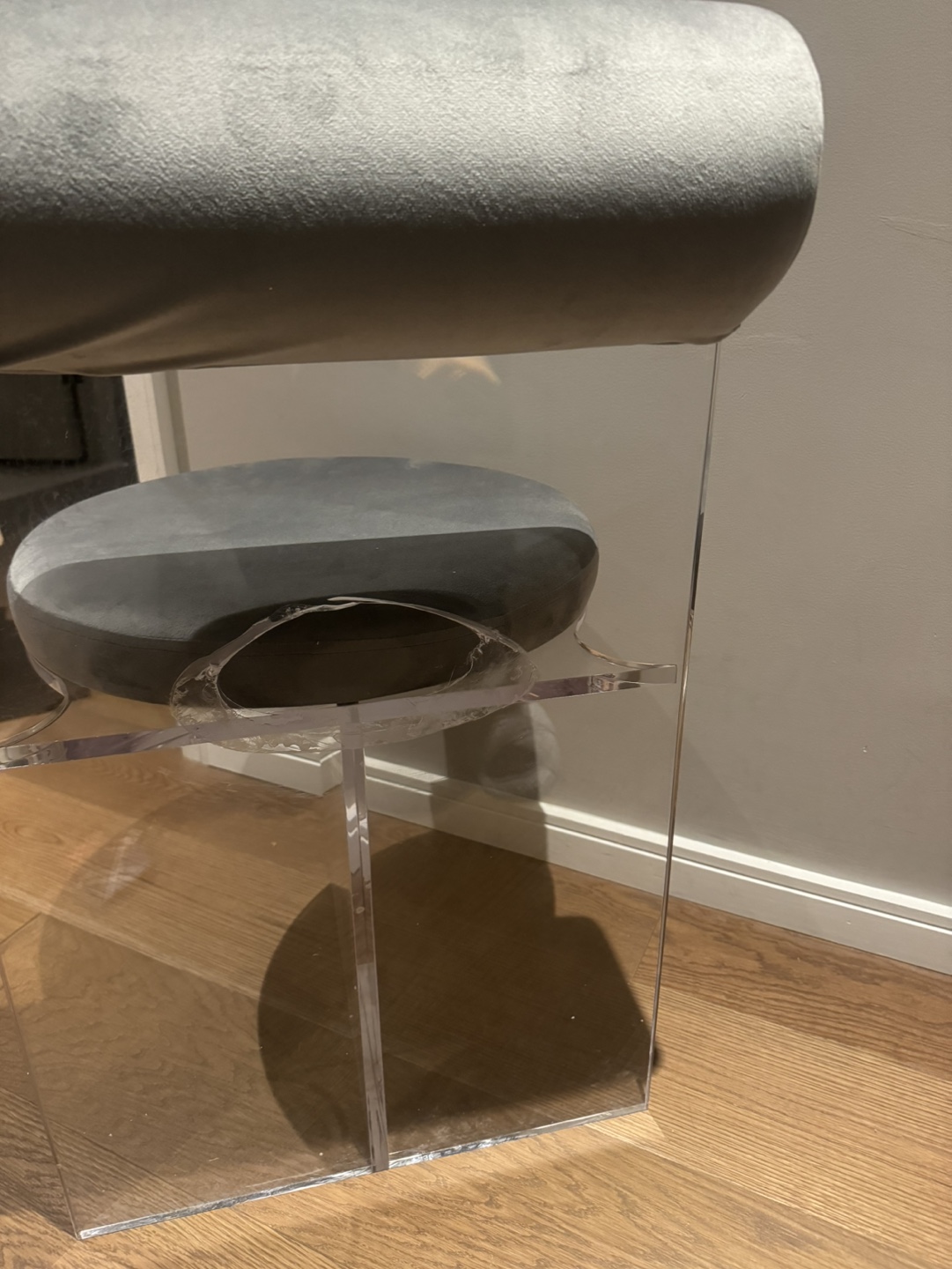 Free Acrylic Chair with Velvet Seat - photo 2