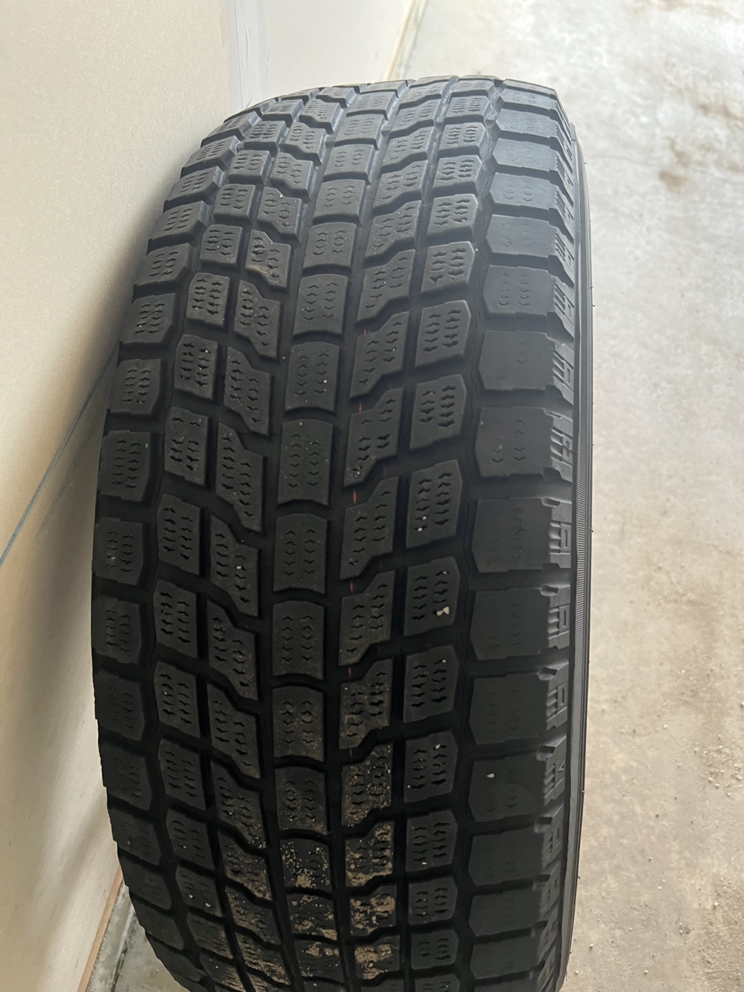 Winter Yokohama tiers with rims  X4 - photo 3