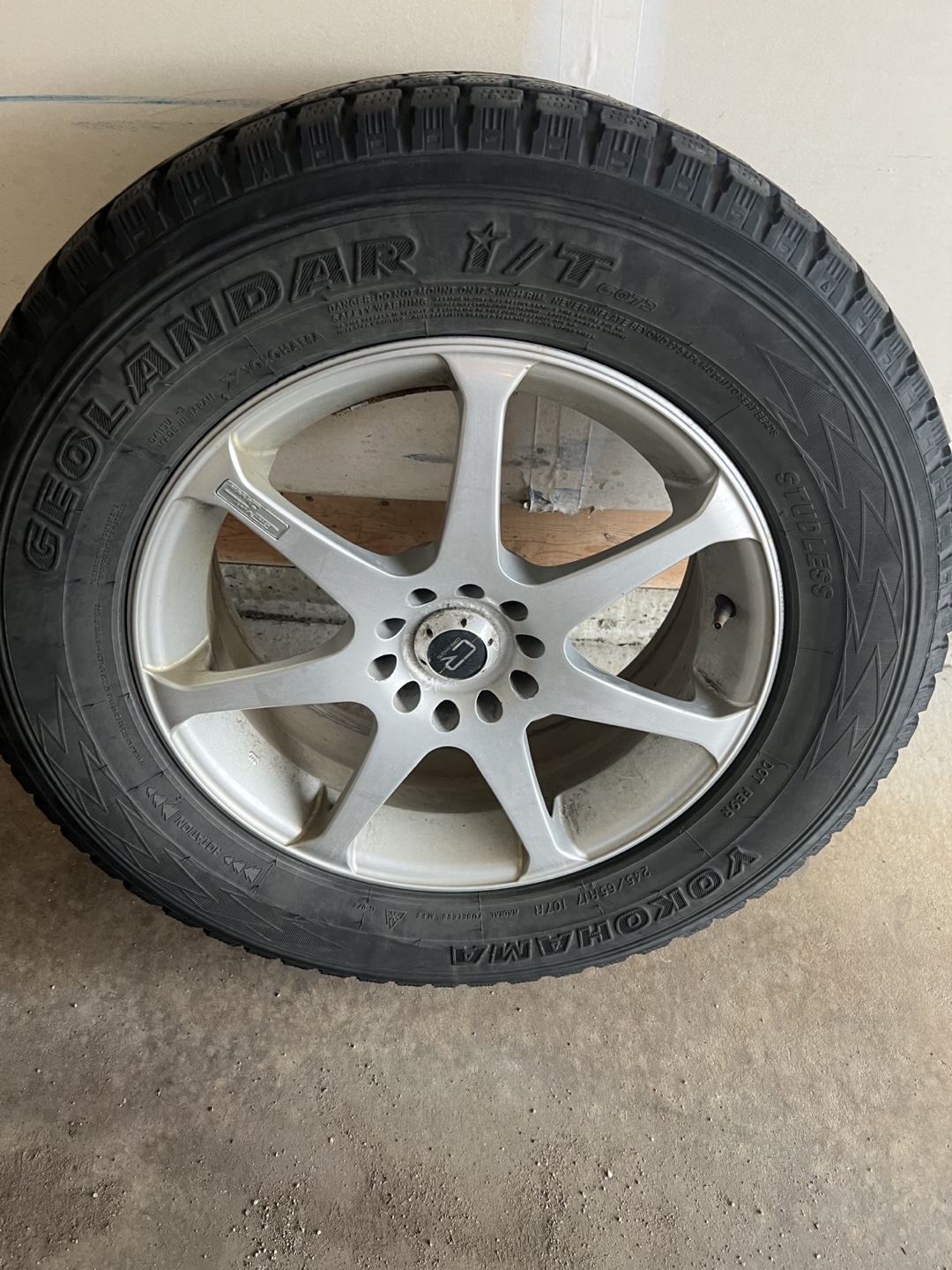 Winter Yokohama tiers with rims  X4