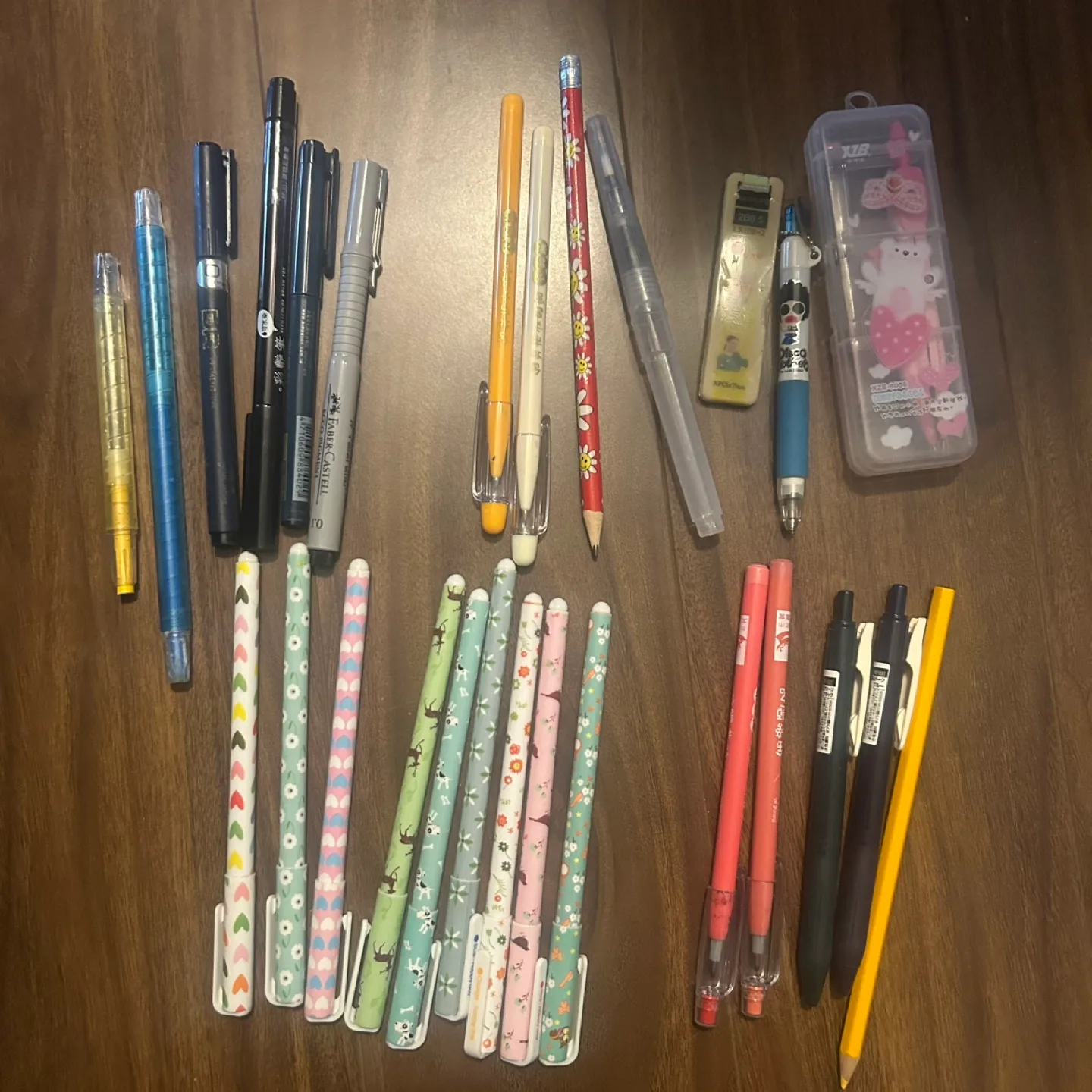 Assorted stationary and A6 notebook thumbnail