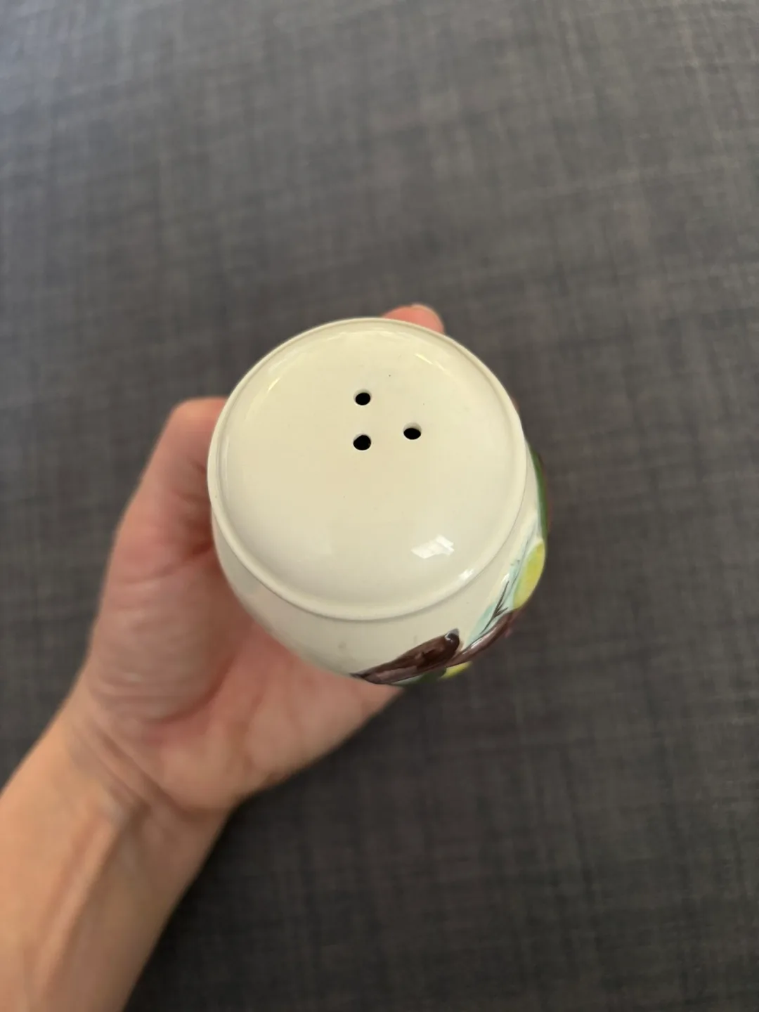 NEW Olive Branch Ceramic Napkin Holder and Salt Shaker with gold image indicator(3)