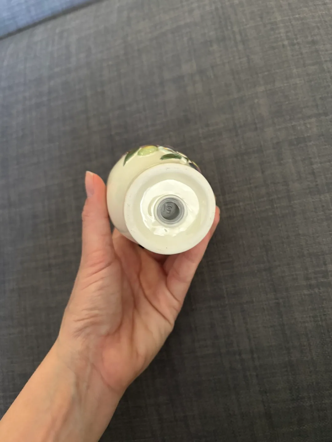 NEW Olive Branch Ceramic Napkin Holder and Salt Shaker with gold image indicator(4)